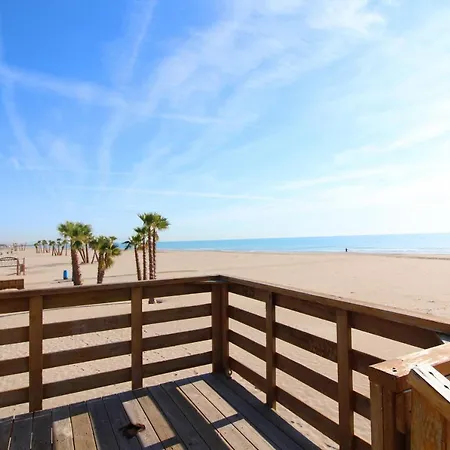 Global Properties, Con Terraza Y Vistas Al Mar كانيت ذي بيرينغير